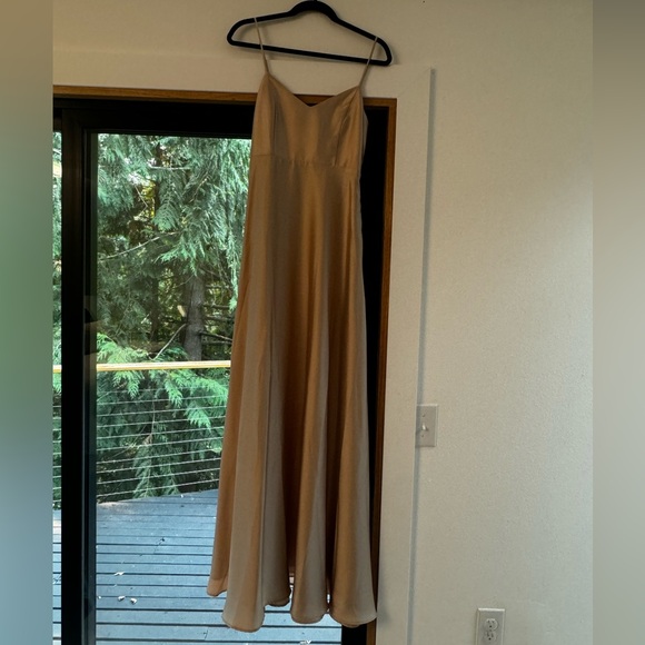 Bridesmaid dress that I never wore (wedding changed due to Covid) - Picture 2 of 2